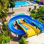 Grand Bahama فندق 3*